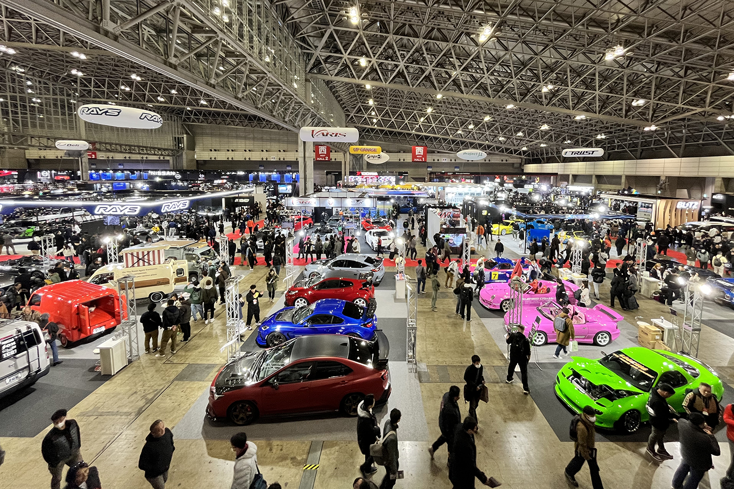 東京オートサロンは今年も千葉の幕張メッセを会場に開催され、3日間で約23万人が訪れた