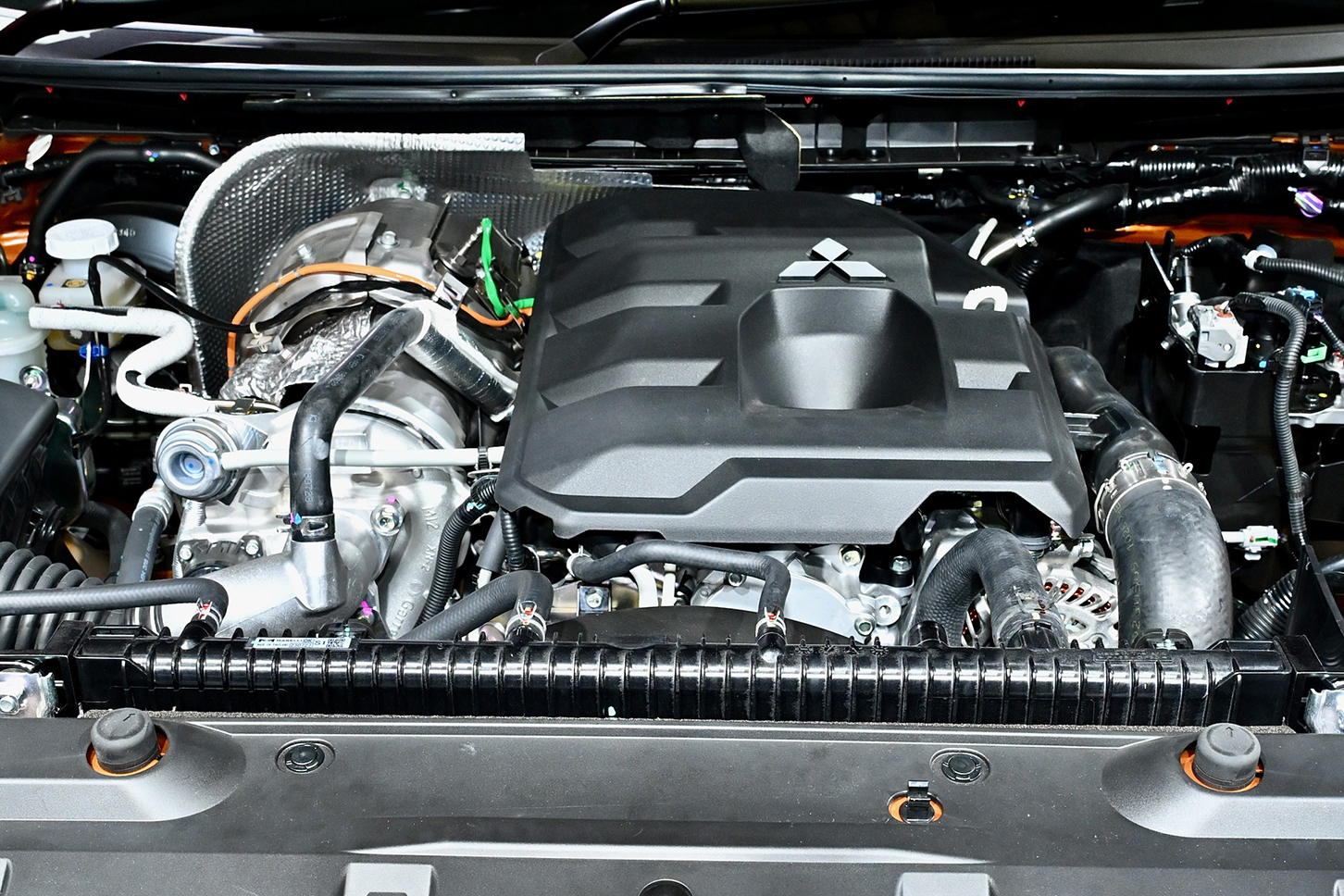 トライトンが搭載する2.4L直４ディーゼルターボエンジン