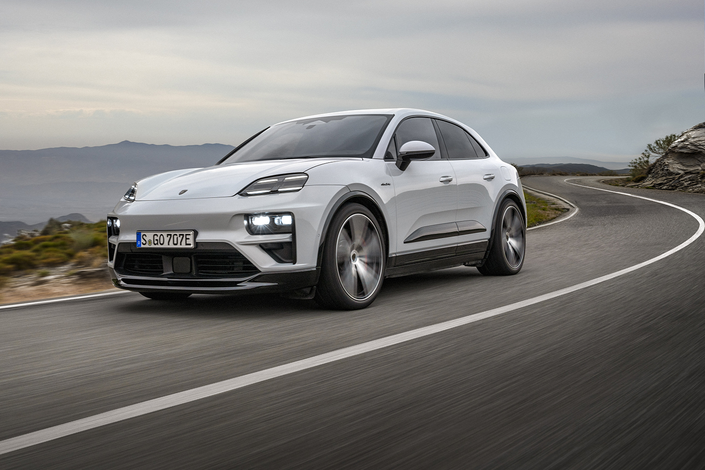 ポルシェ マカン ターボ｜Porsche Macan Turbo
