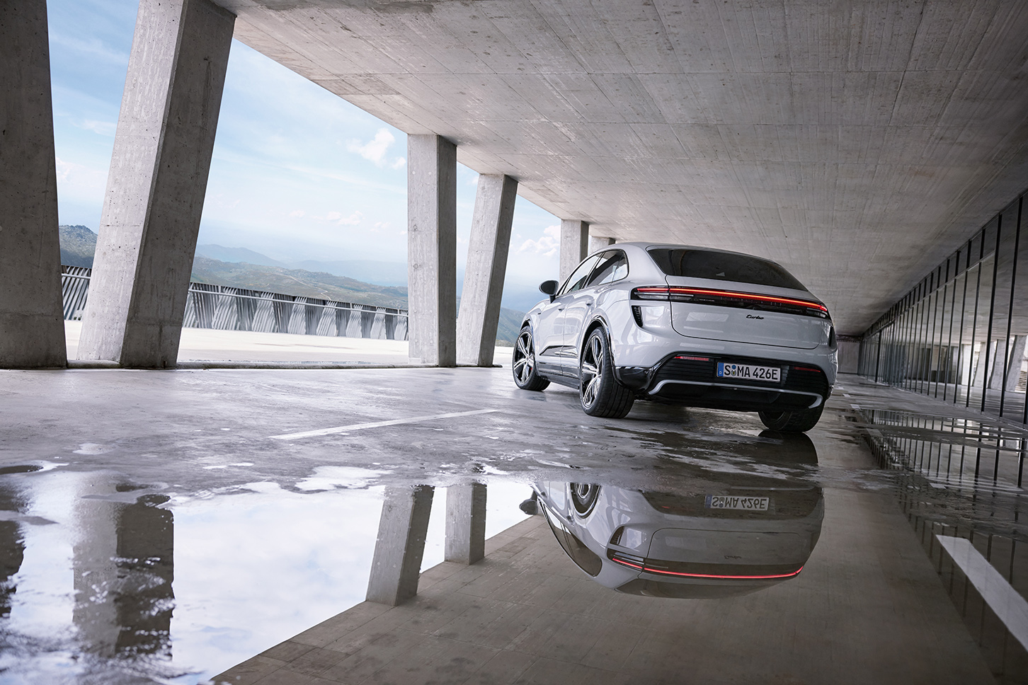 ポルシェ マカン ターボ｜Porsche Macan Turbo