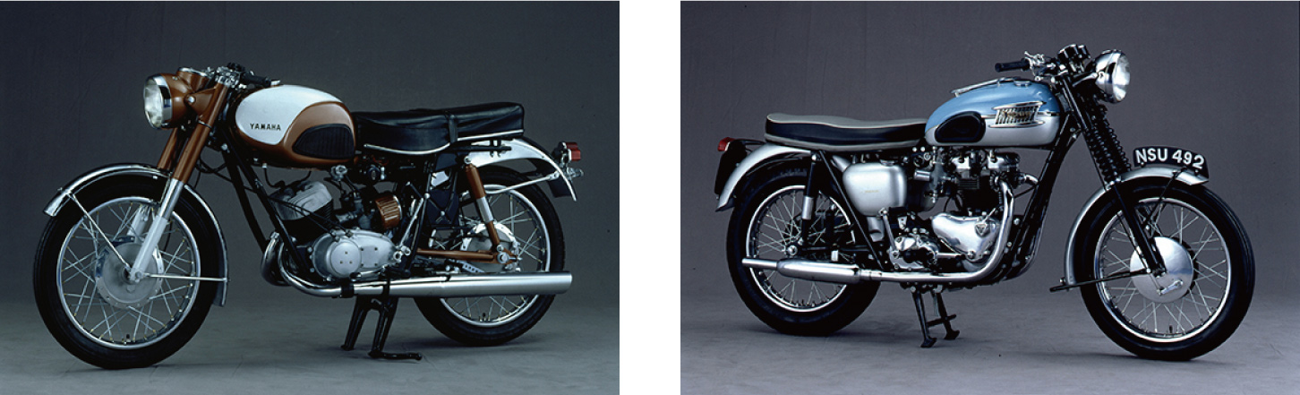 CBヒストリー Part1で展示される車両 その4。写真左からヤマハ スポーツ 250S YDS-1（1959年）と、トライアンフ ボンネビル T120R（1961年）