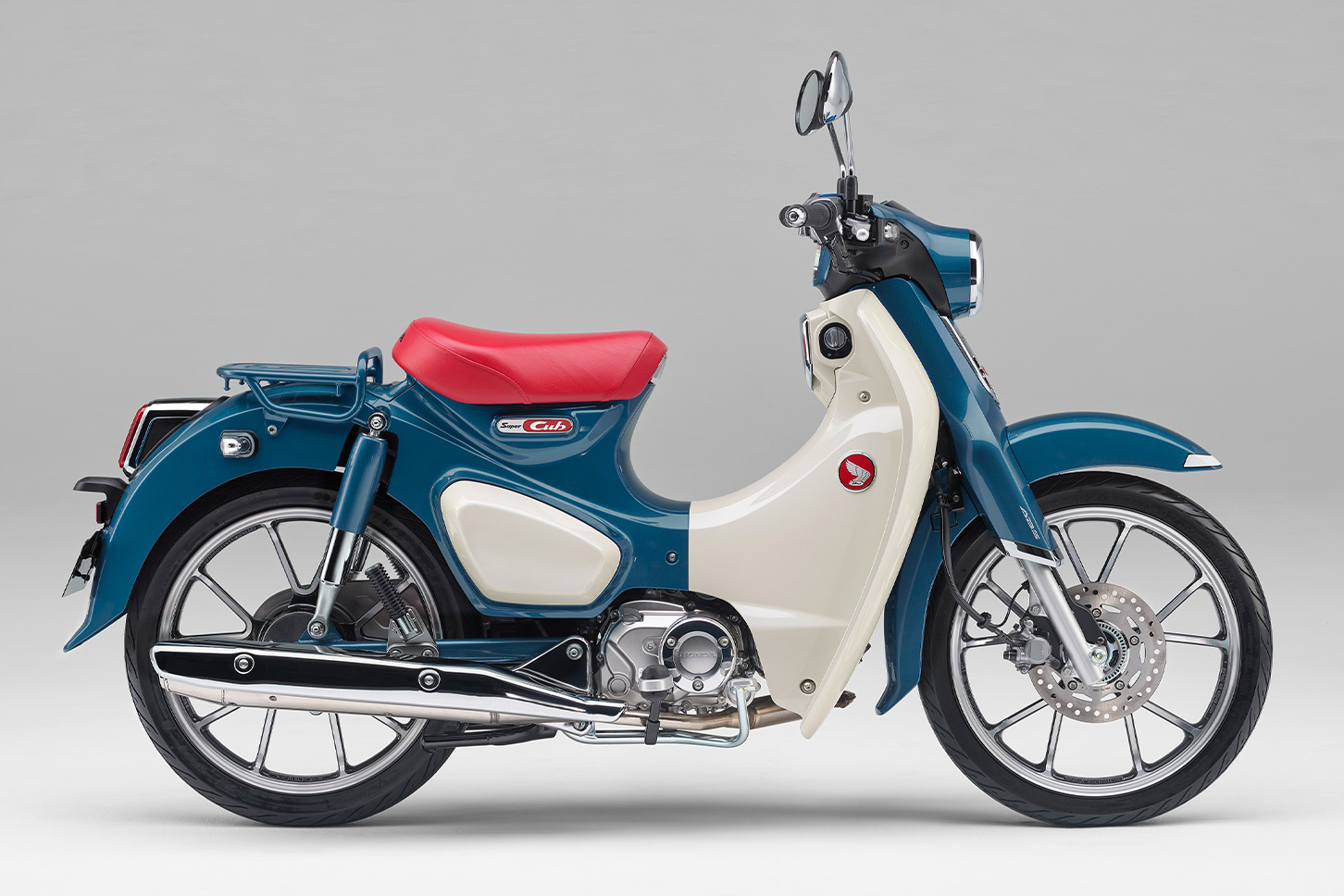 スーパーカブ C125（パールボスポラスブルー）