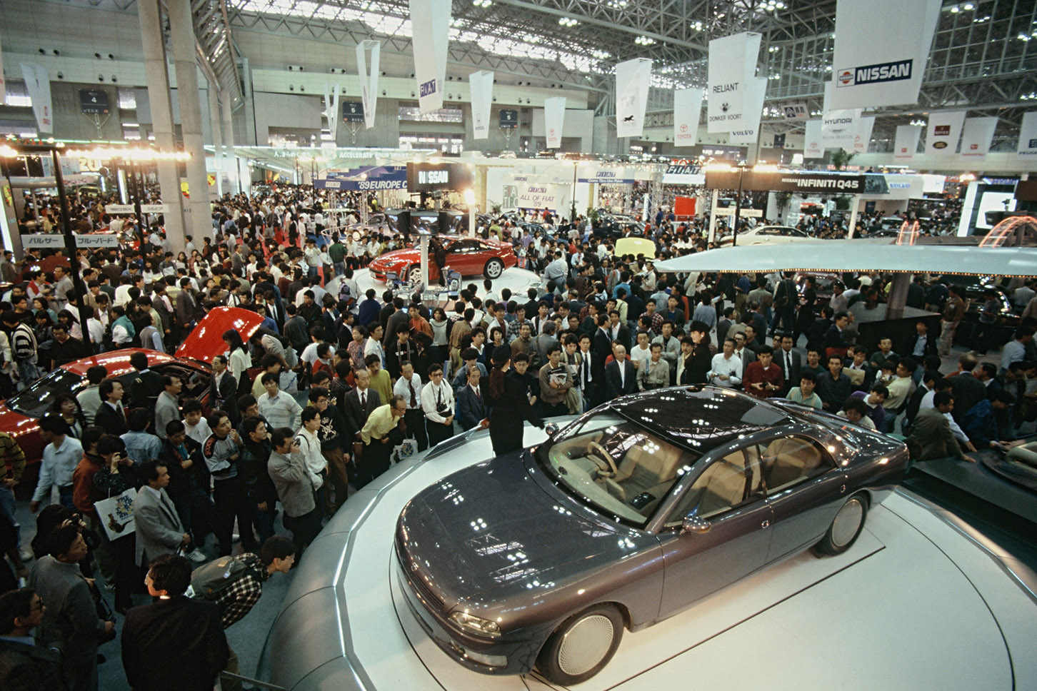 バブル真っ只中の1989年に開催された第28回東京モーターショー。晴海から幕張メッセへと会場を移した最初の回でした。