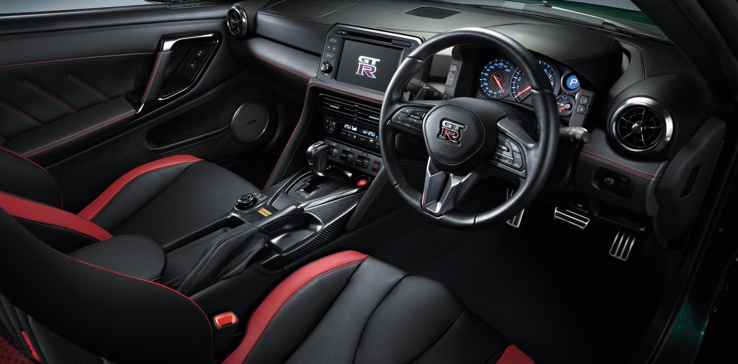GT-R Track edition engineered by NISMO T-spec 内装色ブラック
