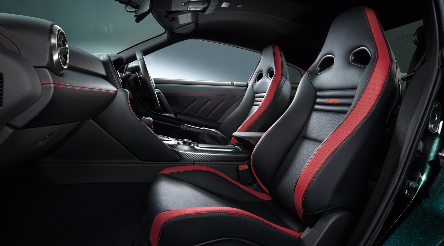 GT-R Track edition engineered by NISMO T-spec 内装色ブラック