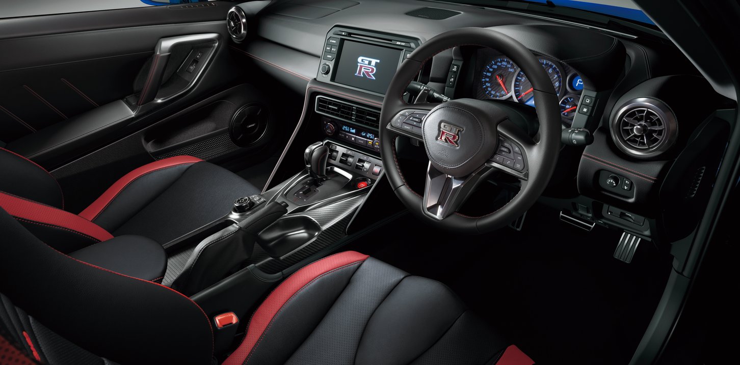 GT-R Track edition engineered by NISMO 内装色ブラック