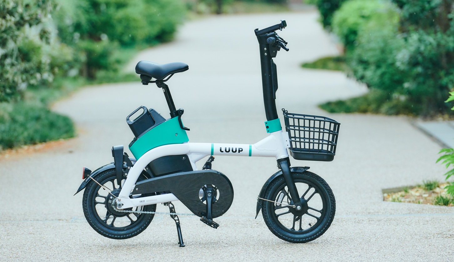 電動キックボードのイメージが強いLUUPだが、電動アシスト自転車の提供も行っている。料金やアプリ操作などのシステムは共通だ写真=Luup
