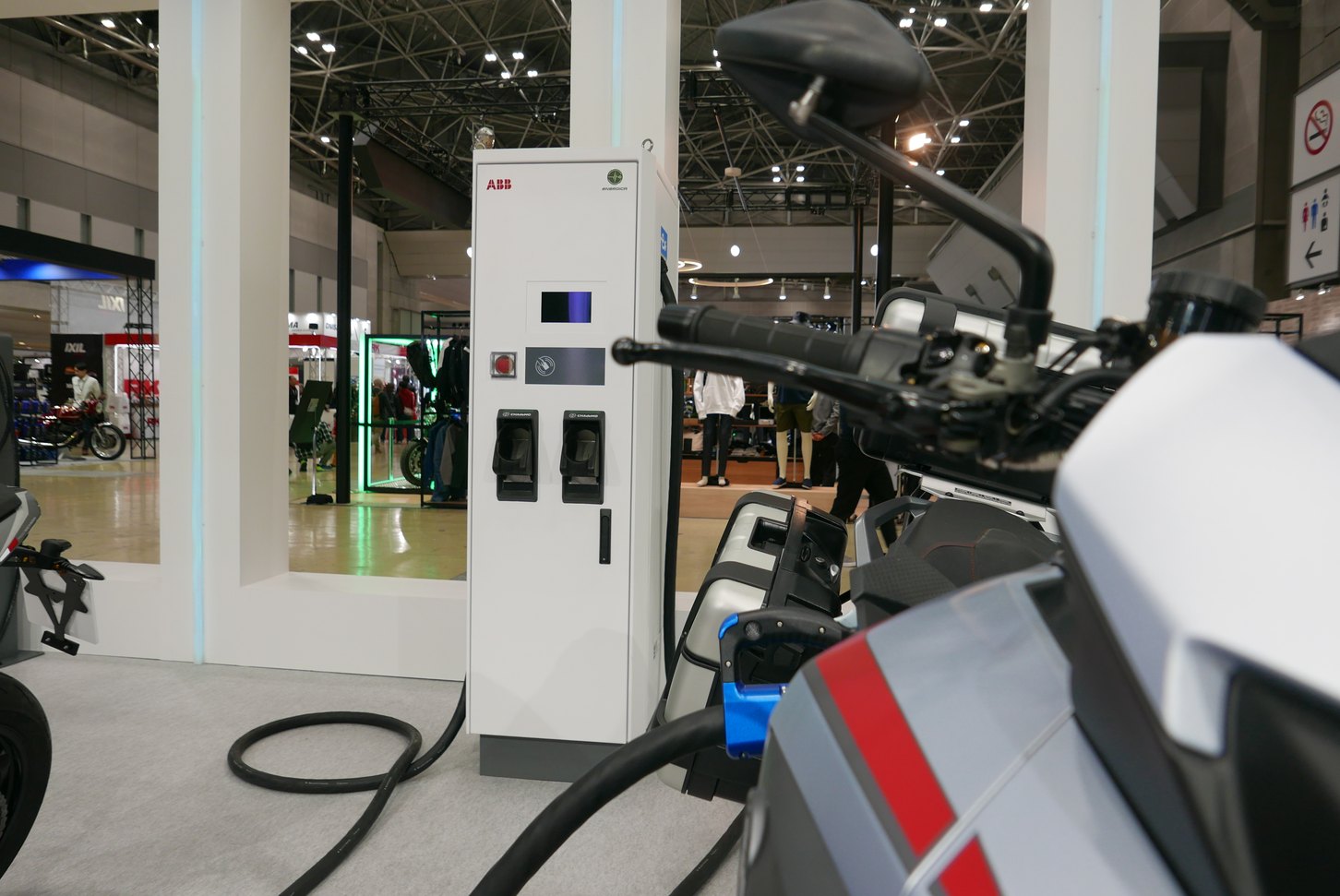 ABBグループの急速充電器
