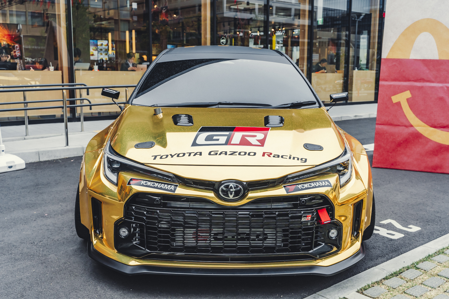 マクドナルド×トヨタ×トミカ｜ハッピーセット｜金色のトヨタGRカローラ｜フロント