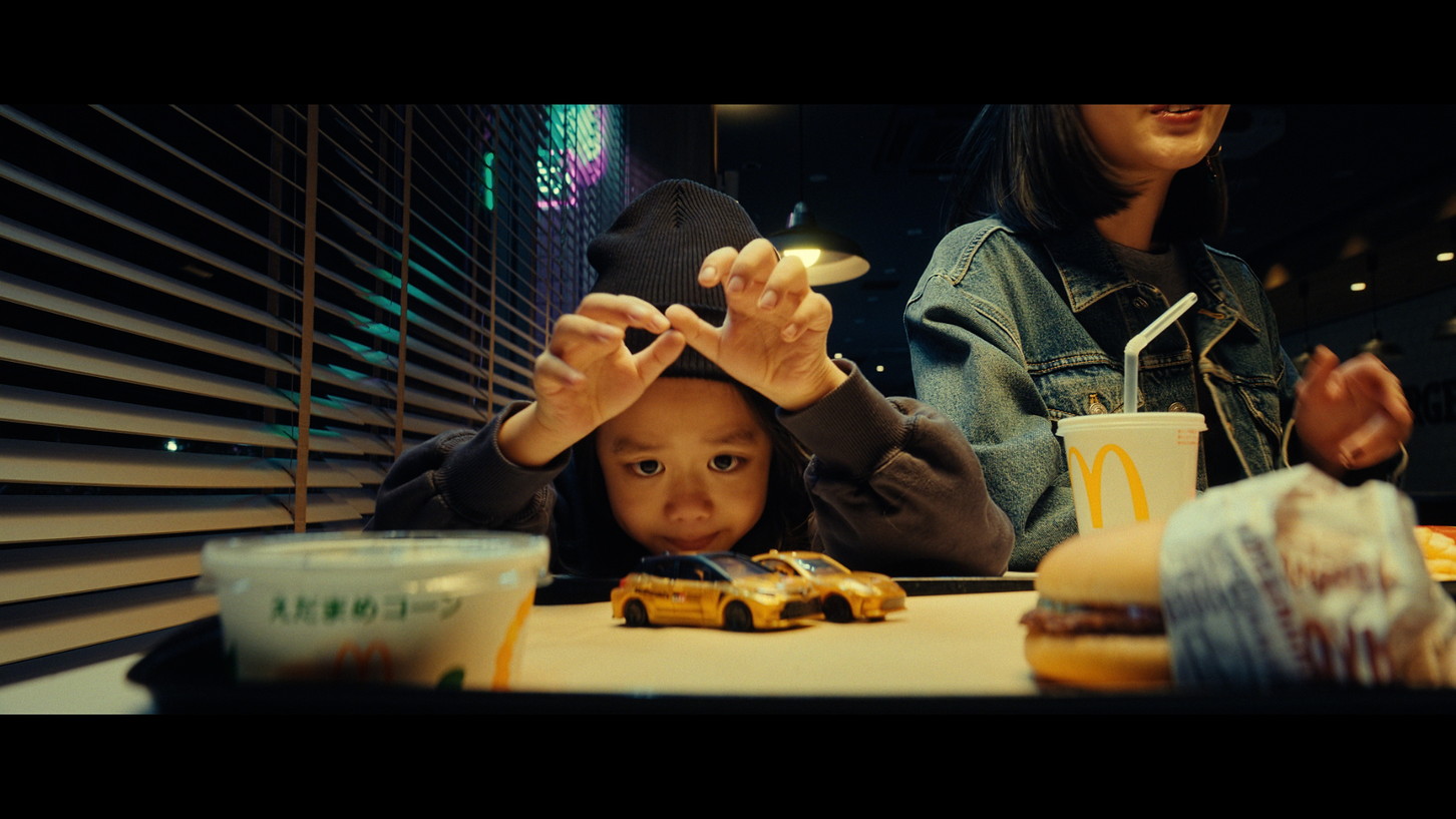 マクドナルド×トヨタ×トミカ|ハッピーセット|特別企画動画『DRIFT Twins』ビジュアル2