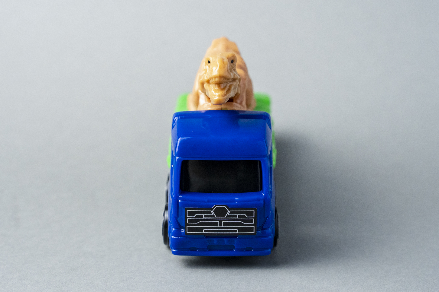 マクドナルド｜ハッピーセット｜トミカ｜恐竜搬送車｜前
