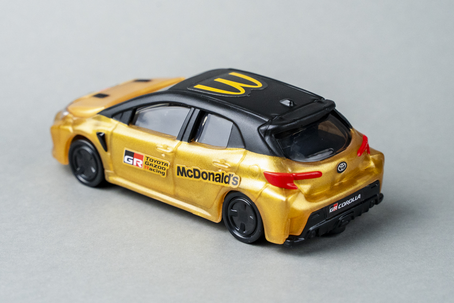 マクドナルド｜ハッピーセット｜トミカ｜トヨタ・GR カローラ ｜斜め後ろ