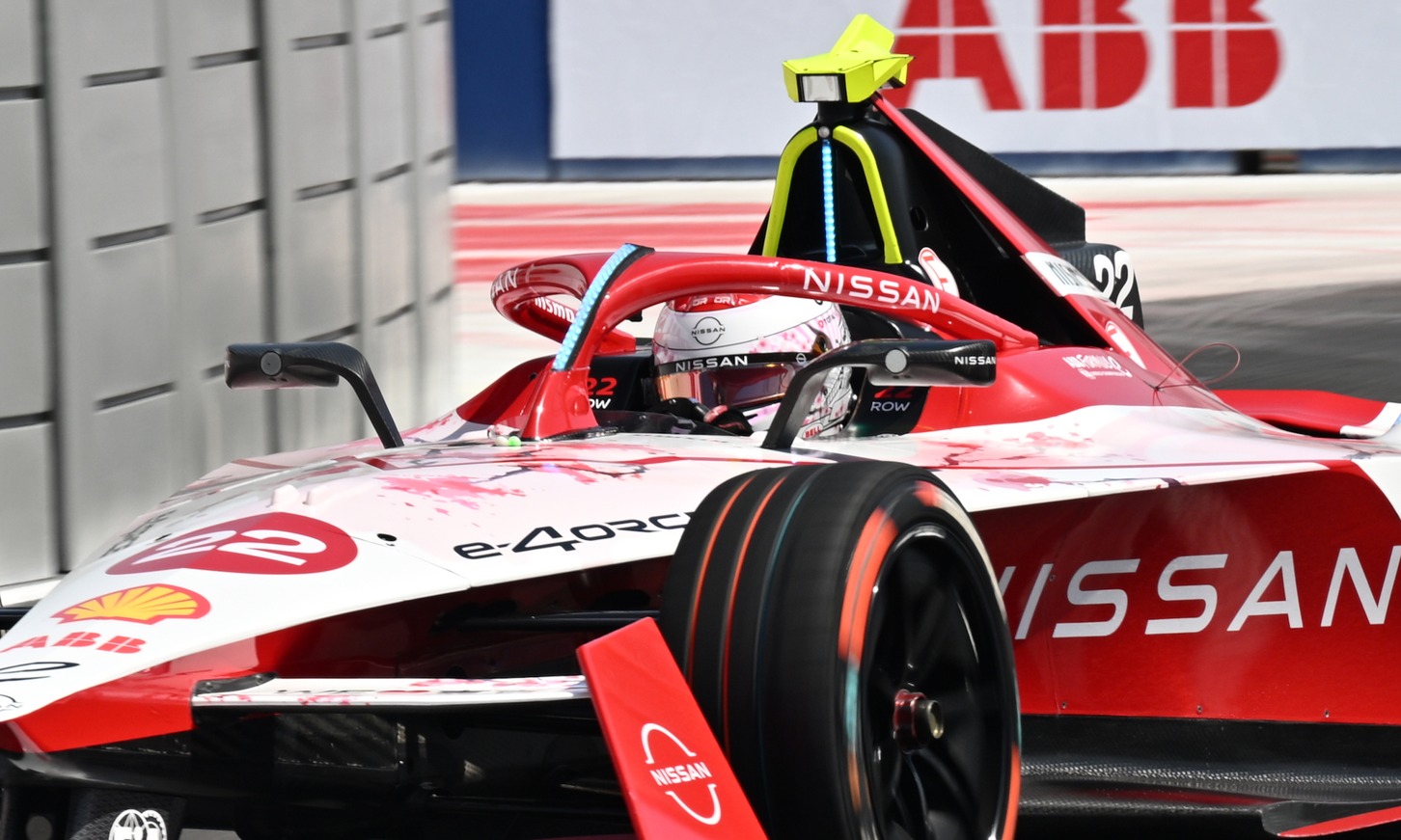 ポールポジションを獲得し、レース終盤までトップを死守した日産のオリバー・ローランド選手。