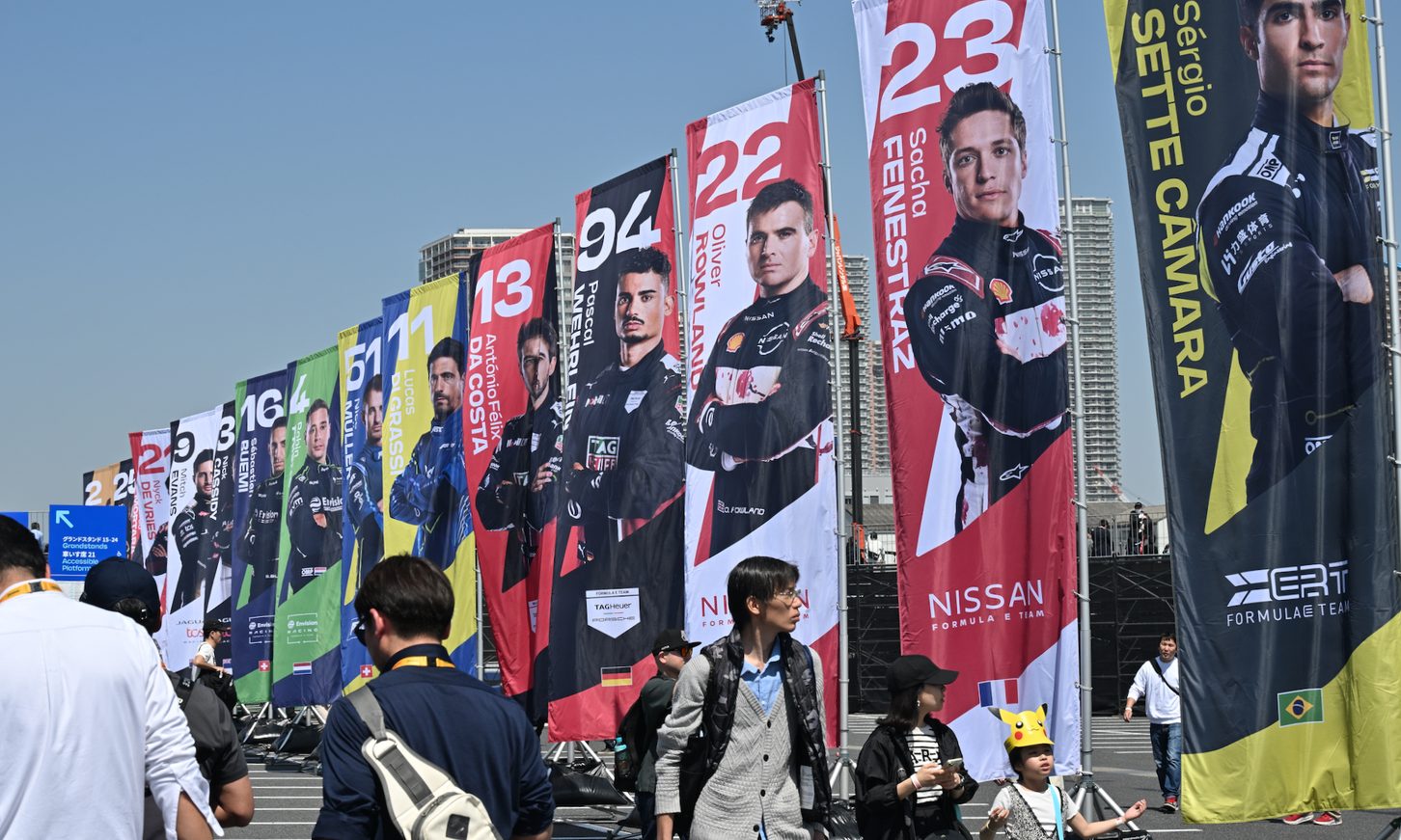 各選手のノボリが掲げられた会場