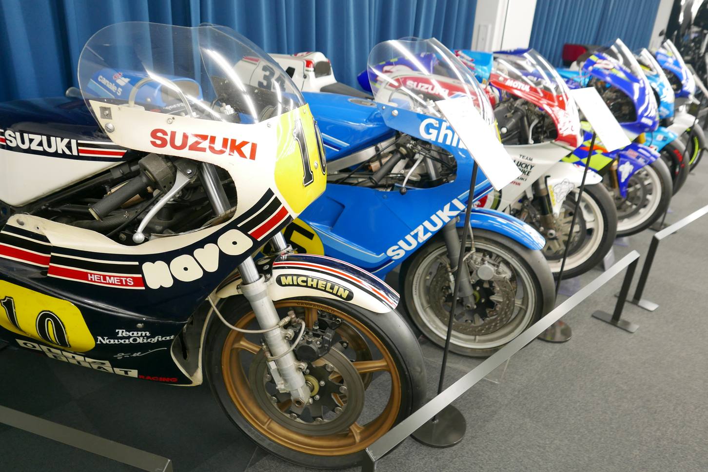 スズキ歴史館1Fのレース車両展示コーナー