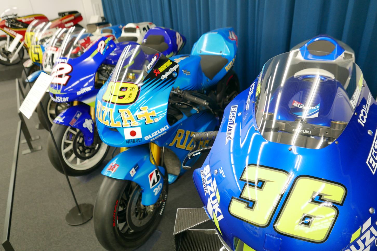 スズキ歴史館1Fのレース車両展示コーナー