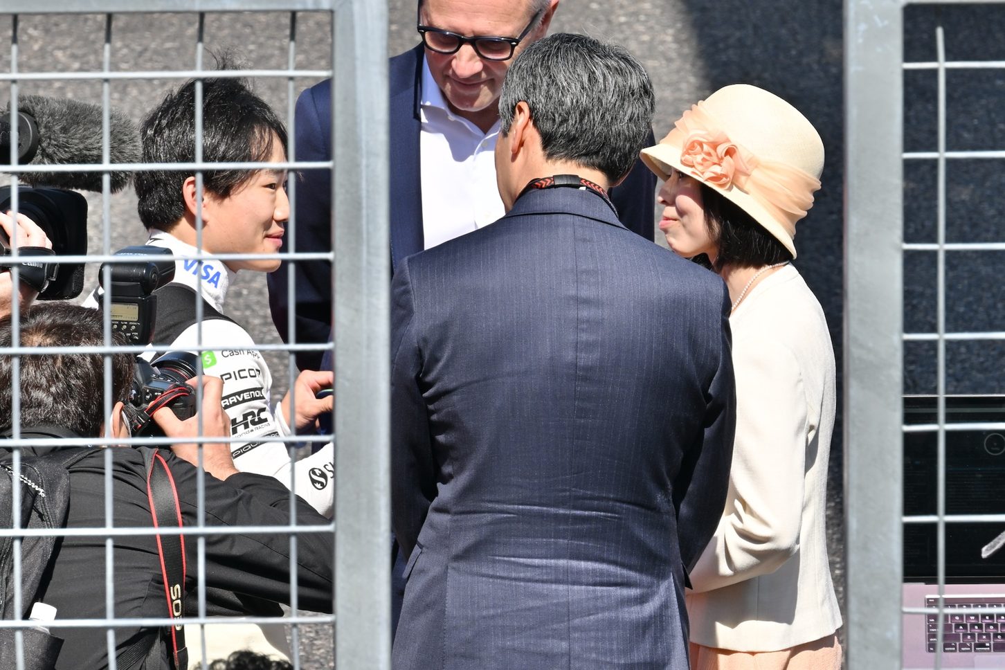 角田選手を激励したり、観客席にも手を振られていた三笠宮彬子女王殿下。
