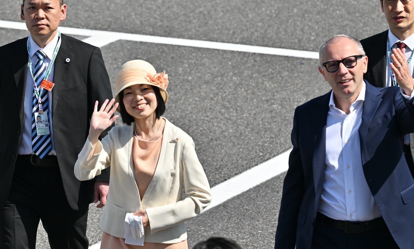 角田選手を激励したり、観客席にも手を振られていた三笠宮彬子女王殿下。
