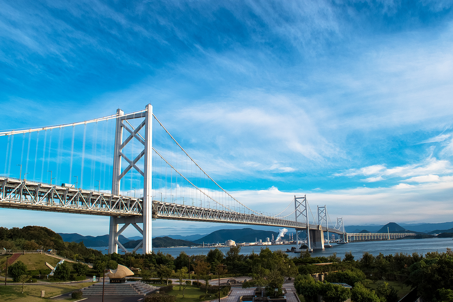 瀬戸大橋の袂にある与島PA