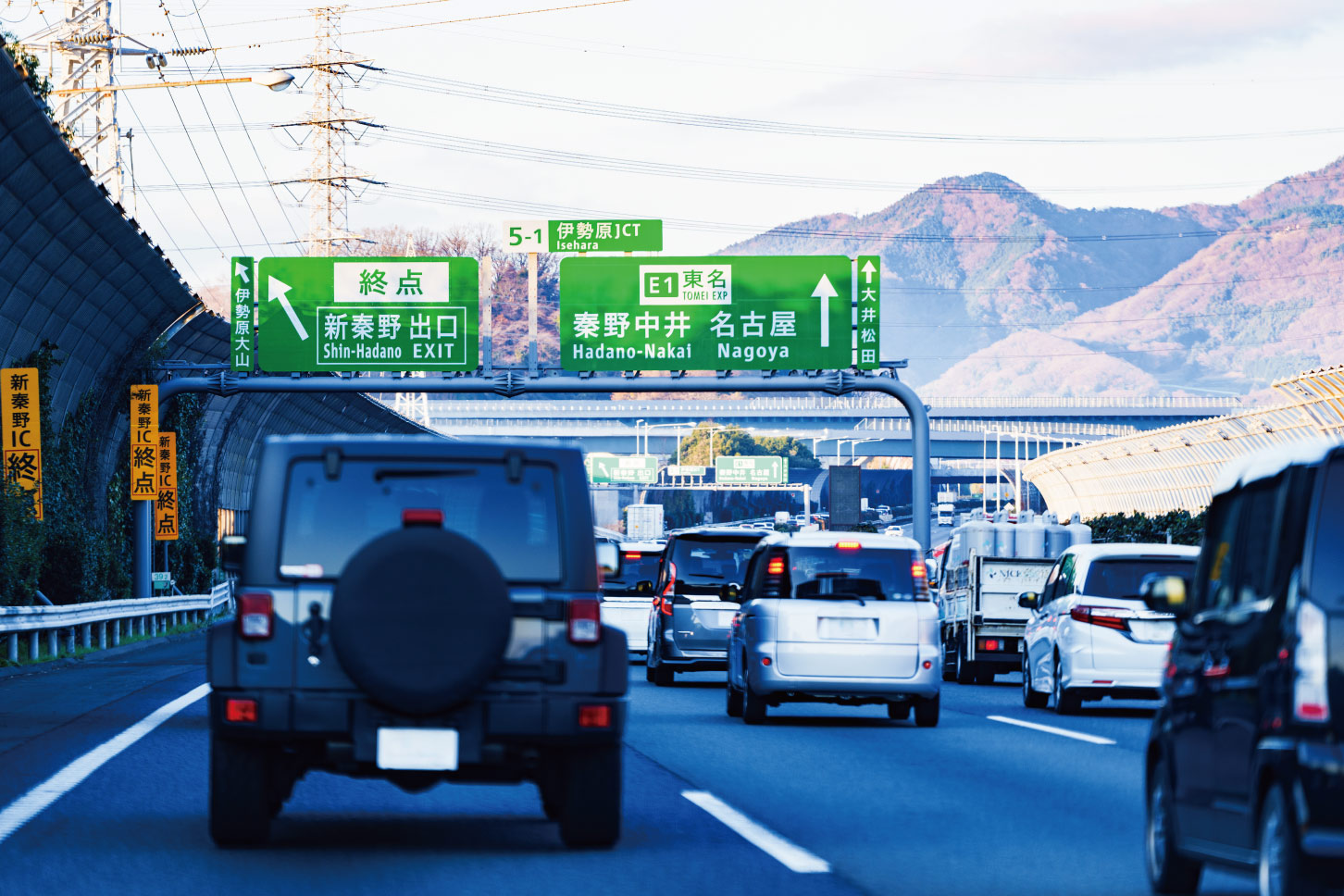 秦野中井付近の有名な渋滞ポイント。(c)show999 – stock.adobe.com