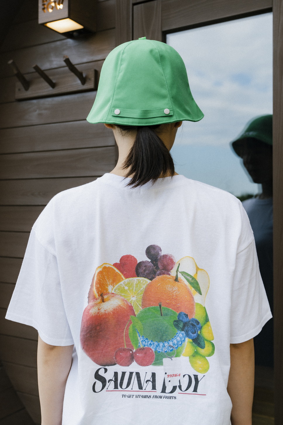 けん引式サウナ｜BURROW mini｜アウトドアサウナ｜白Tシャツ