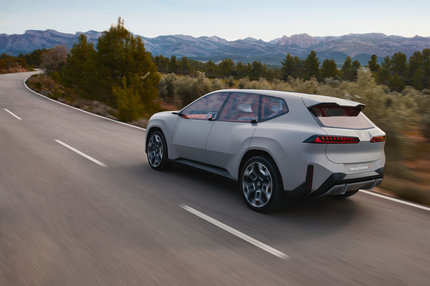 ビー・エム・ダブリュー ビジョン ノイエ・クラッセX｜BMW Vision Neue Klasse X