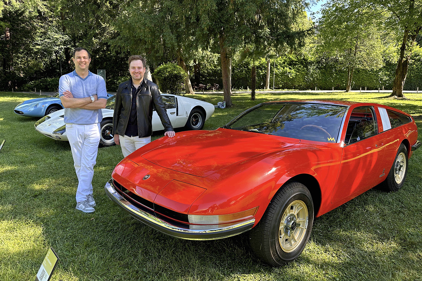 オーナーのリー・ハワー氏(左)と、古典車スペシャリストのベン・タルロー氏(右)。