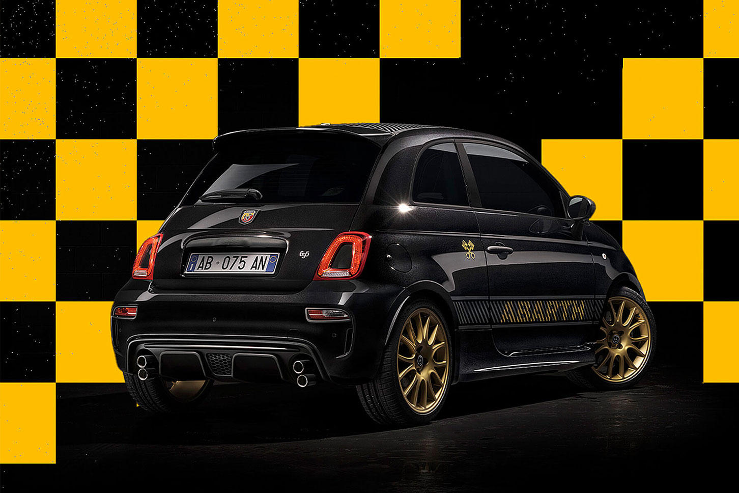 ABARTH 695 75° Anniversario 記念アニバーサリーモデルのバックスタイル