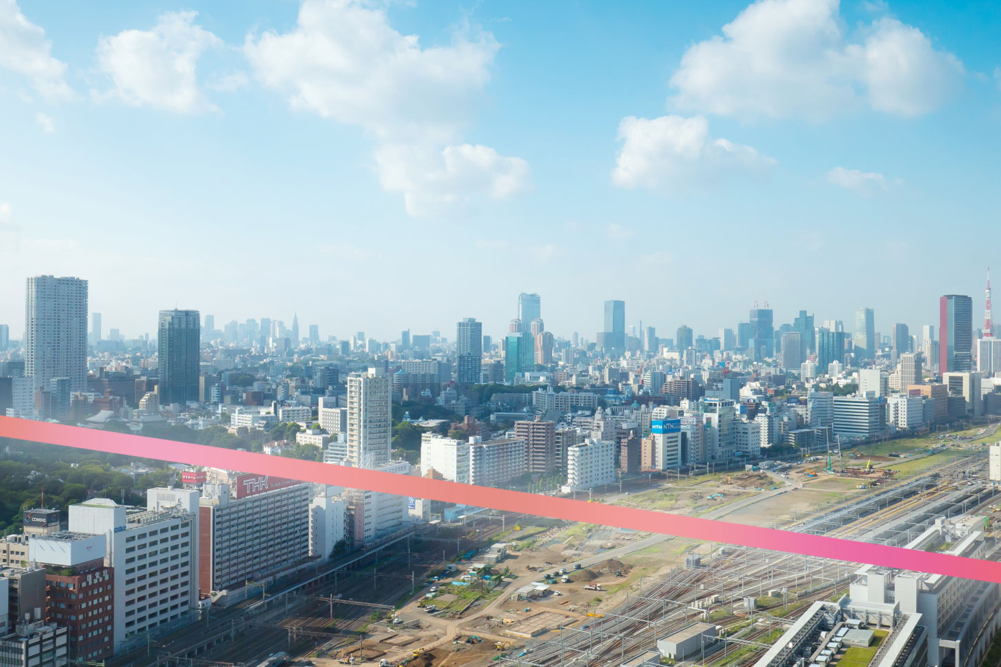 品川駅の線路上に環状4号線を通す計画。（画像：(c) naka - stock.adobe.comを元に作成）