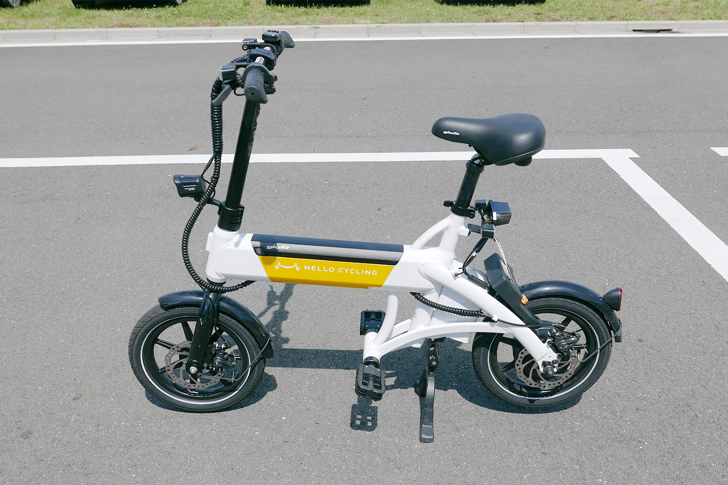 OpenStreetのシェアサイクルプラットフォーム「HELLO CYCLING」で導入されている特定小型原動機付自転車「電動サイクル」は、フル電動でペダルを漕がないことを特長としている。