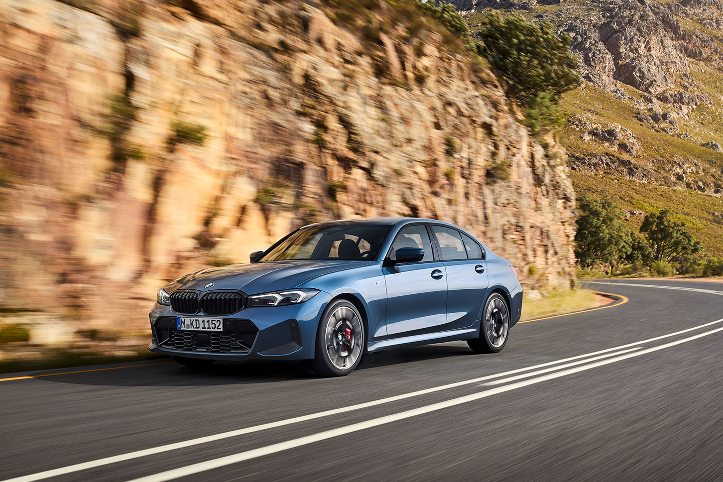 BMW 320i M Sportも価格は上がっている。