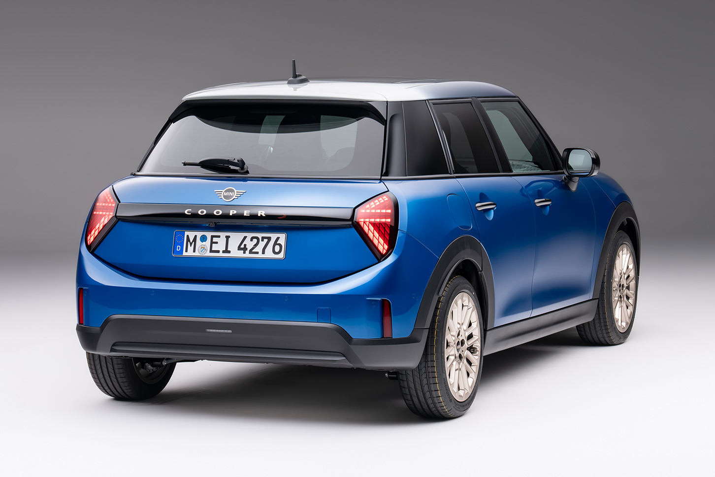 新型MINI COOPER 5 DOOR