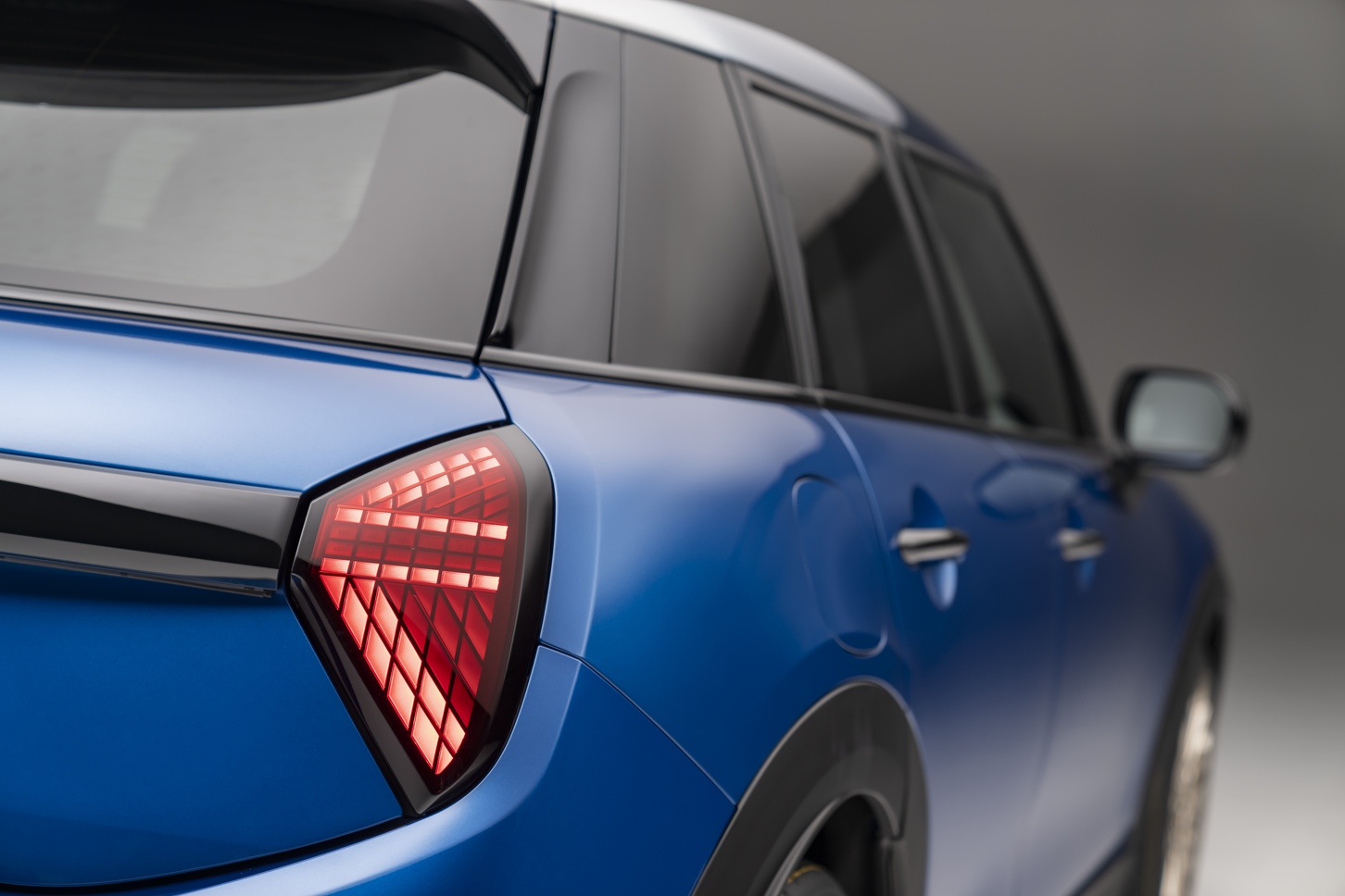 新型MINI COOPER 5 DOOR