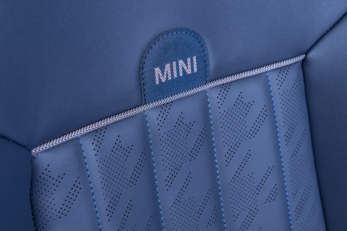 新型MINI COOPER 5 DOOR
