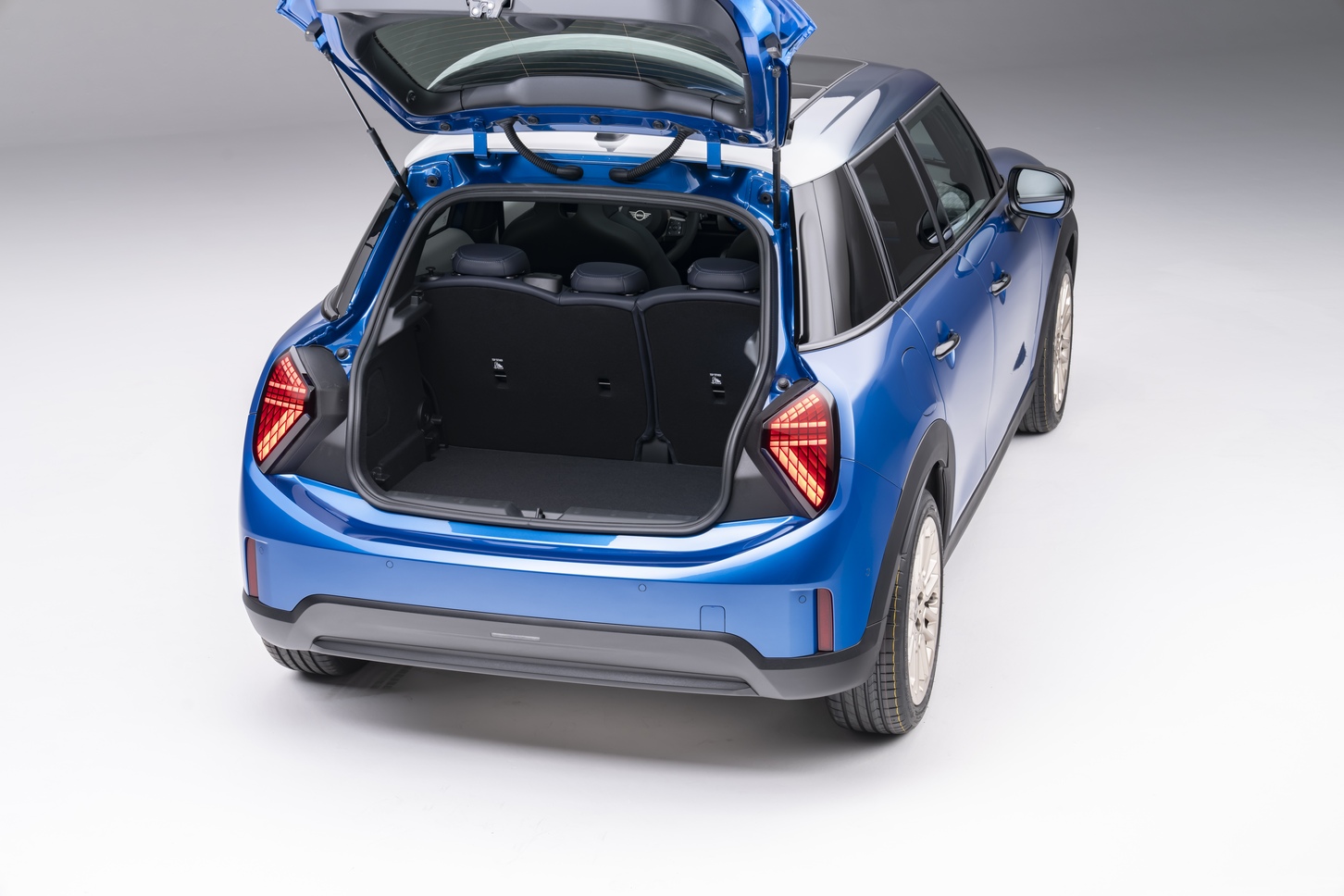 新型MINI COOPER 5 DOOR