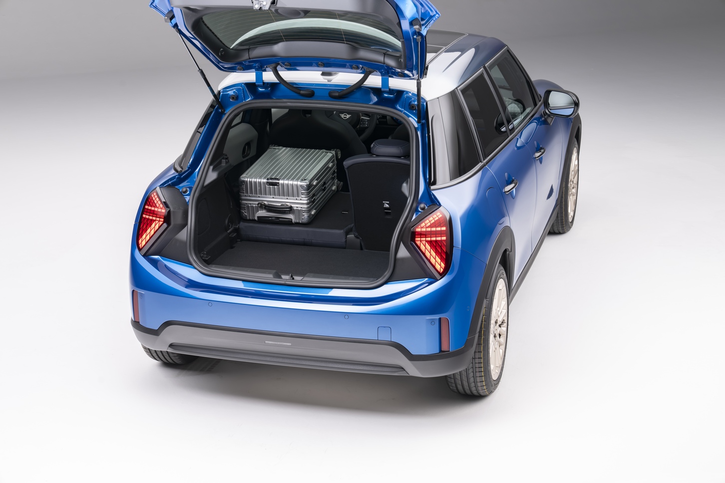 新型MINI COOPER 5 DOOR