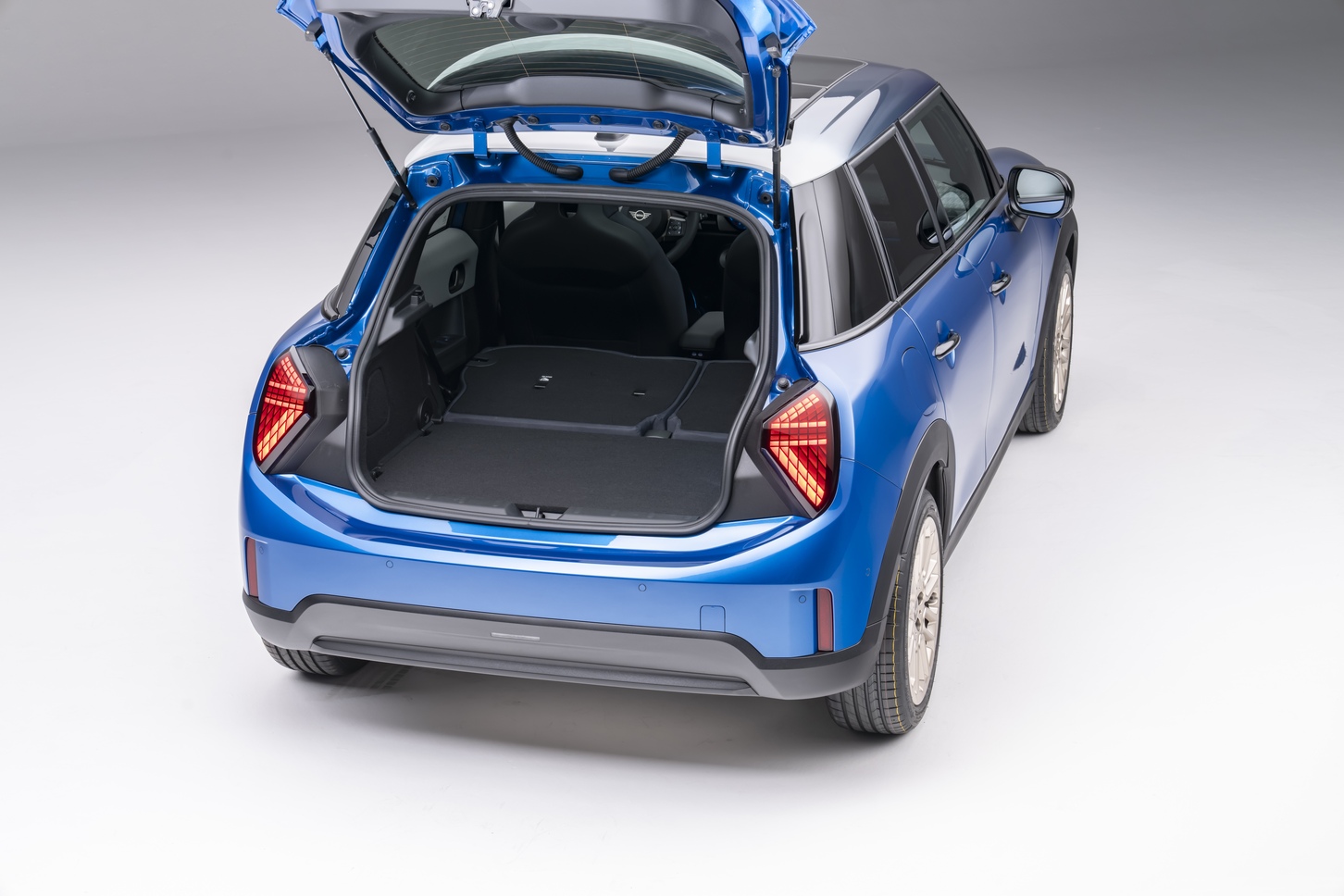 新型MINI COOPER 5 DOOR