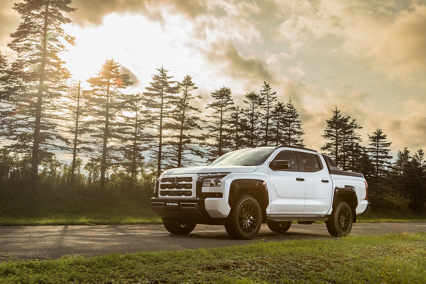 三菱 トライトン｜Mitsubishi Triton