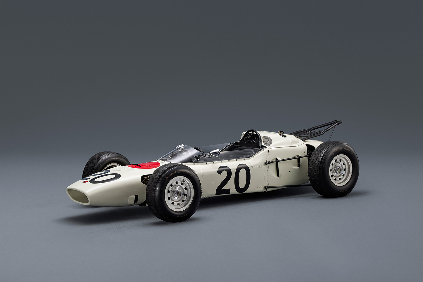 1964年のF1初参戦マシン「RA271」。8月20日までHondaウエルカムプラザ青山で展示中だ